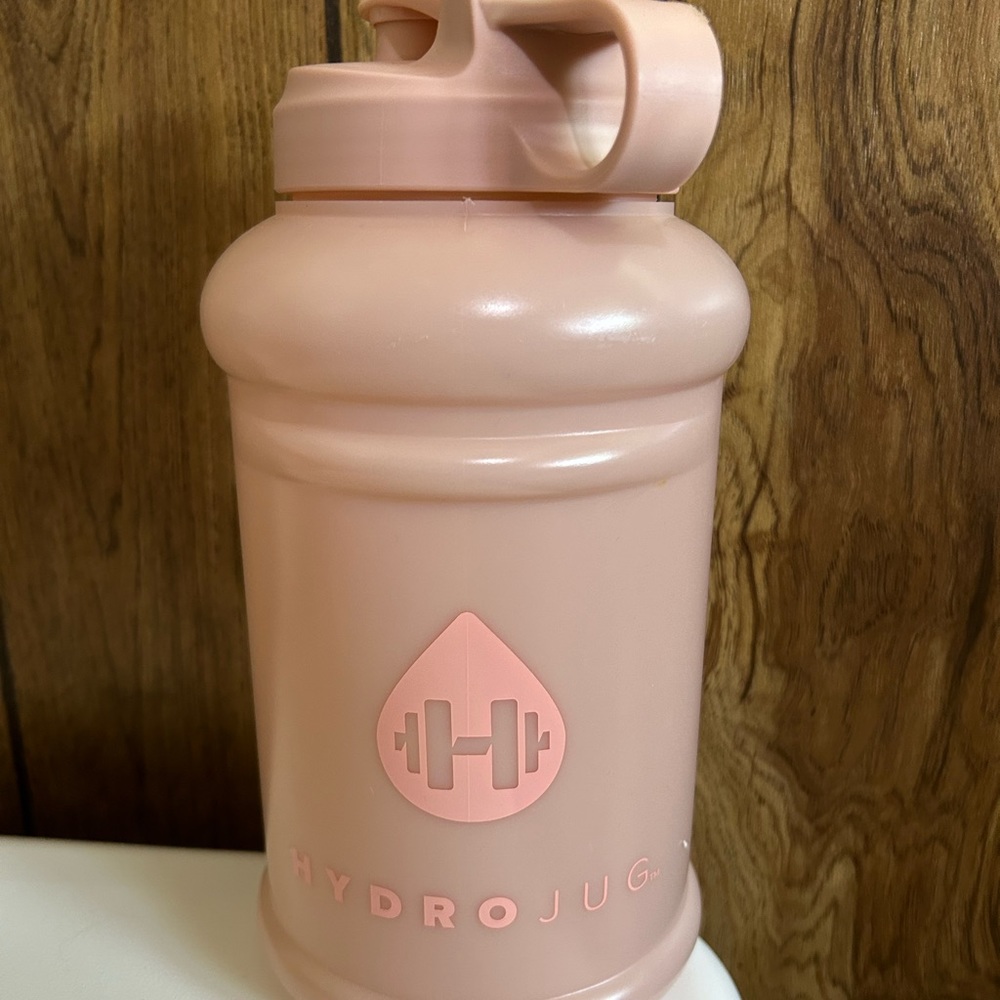 Half gallon hydrojug! Nude pink!